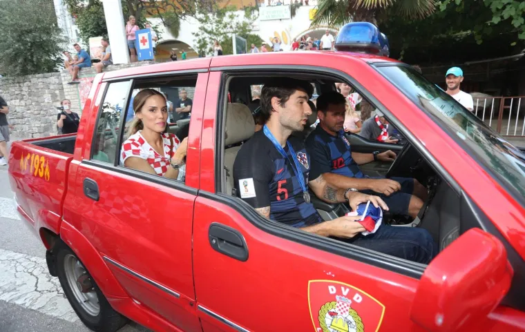 Svečani doček za srebrnog hrvatskog nogometnog reprezetativca Vedrana Ćorluku na rabačkoj rivi.