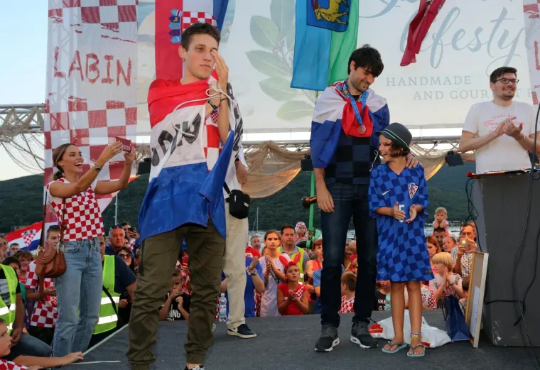 Svečani doček za srebrnog hrvatskog nogometnog reprezetativca Vedrana Ćorluku na rabačkoj rivi.