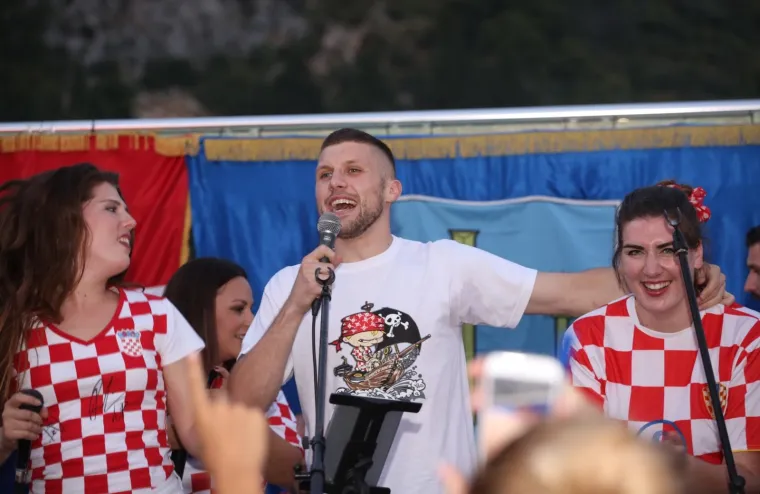 Doček Rebića i Peri&scaron;ića