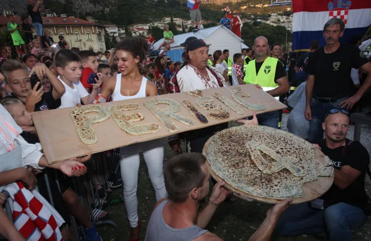 Doček Rebića i Peri&scaron;ića