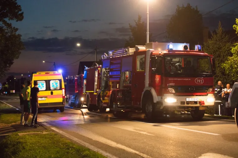 Ernestinovo: U požaru ozlijeđena jedna osoba