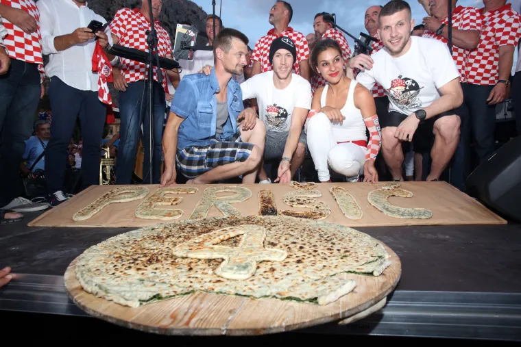 Samo za Ivana Peri&scaron;ića napravljen poseban soparnik s brojem njegovog dresa