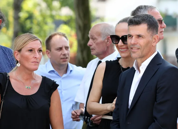 Posljednji ispraćaj Dragutina &Scaron;urbeka na groblju Mirogoj