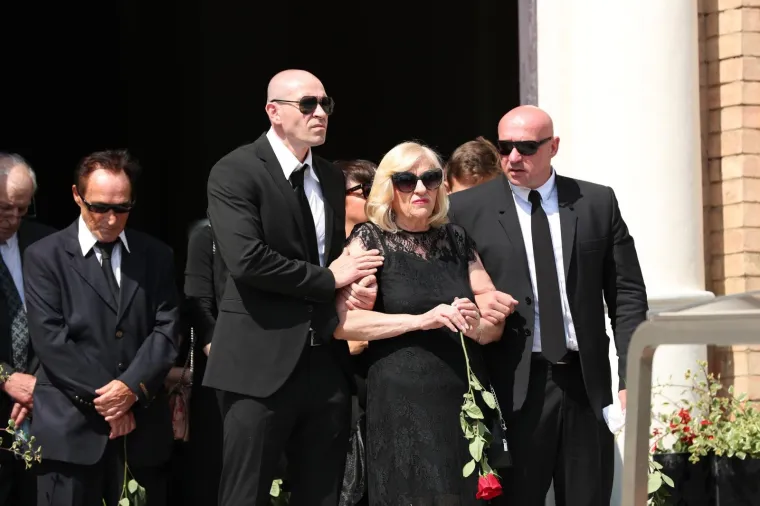 Posljednji ispraćaj Dragutina &Scaron;urbeka na groblju Mirogoj