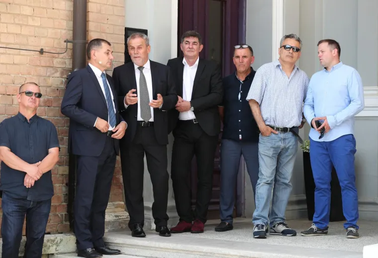 Posljednji ispraćaj Dragutina &Scaron;urbeka na groblju Mirogoj