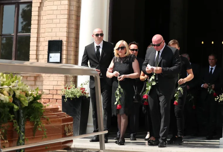 Posljednji ispraćaj Dragutina &Scaron;urbeka na groblju Mirogoj