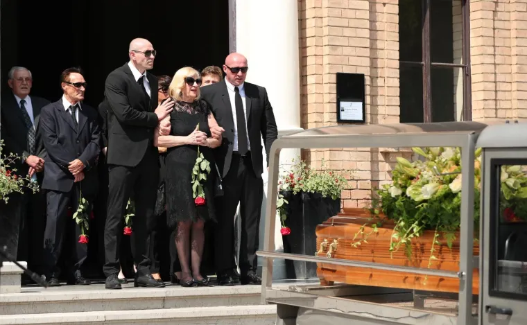 Posljednji ispraćaj Dragutina &Scaron;urbeka na groblju Mirogoj