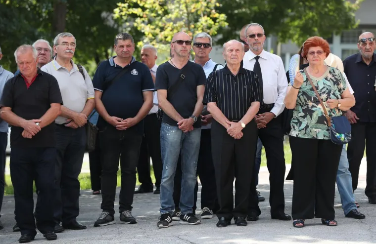 Posljednji ispraćaj Dragutina &Scaron;urbeka na groblju Mirogoj