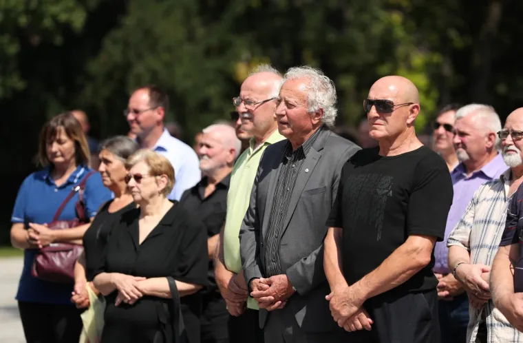 Posljednji ispraćaj Dragutina &Scaron;urbeka na groblju Mirogoj