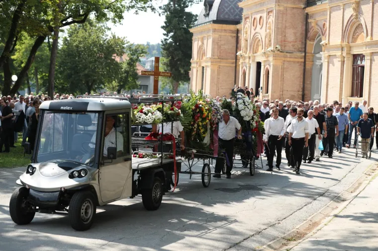 Posljednji ispraćaj Dragutina &Scaron;urbeka na groblju Mirogoj