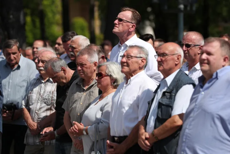 Posljednji ispraćaj Dragutina &Scaron;urbeka na groblju Mirogoj