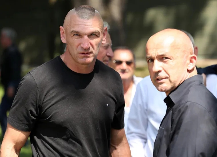 Posljednji ispraćaj Dragutina &Scaron;urbeka na groblju Mirogoj