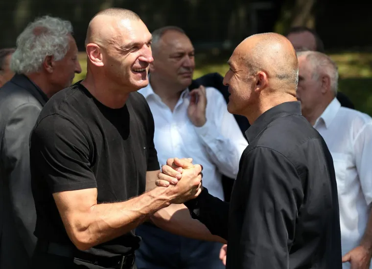 Posljednji ispraćaj Dragutina &Scaron;urbeka na groblju Mirogoj