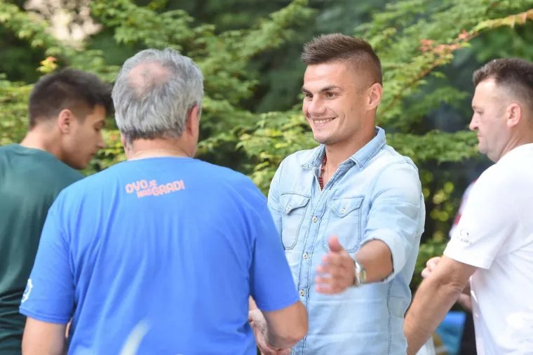 DALIĆ NAPRAVIO FE&Scaron;TU NA VIKENDICI: Pozvao novinare, političare, a najvi&scaron;e se obradovao svom mentoru