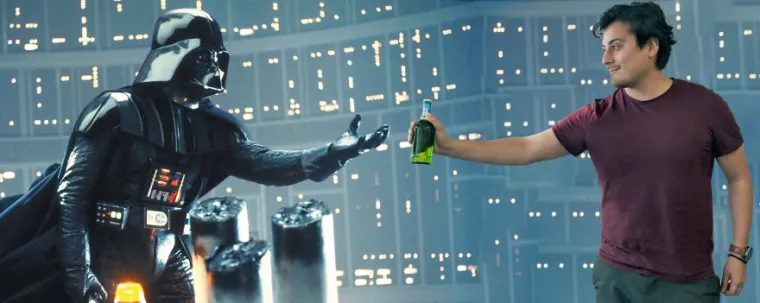 Dogodili mu se trenuci dosade na poslu pa se uklopio u razne političke i filmske scene