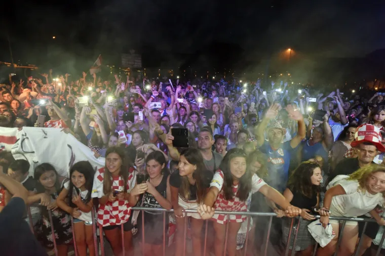 Hrvatska i dalje dočekuje svoje heroje: Pogledajte doček Duje Ćaleta