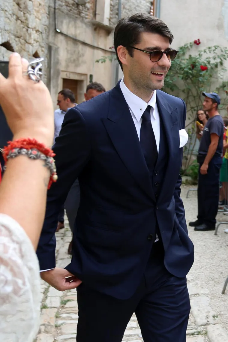 [FOTOGALERIJA] Ćorluka sa svatovima dočekao Franku pred crkvom, izgledaju prekrasno i presretno