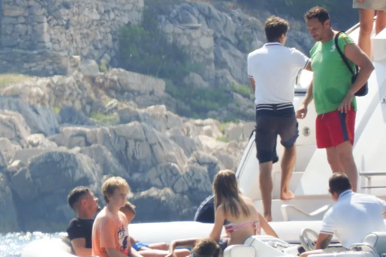 DEJAN LOVREN LJETUJE S POZNATIM GLUMCEM: Pogledajte &scaron;to rade kada se trude biti ozbiljni