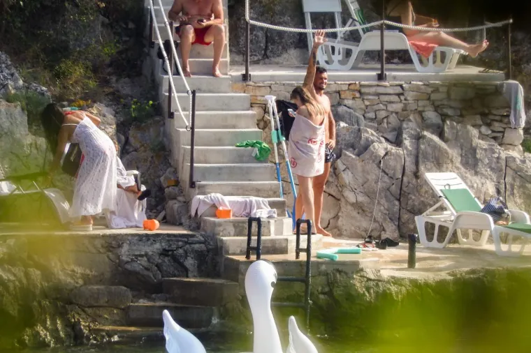 DEJAN LOVREN LJETUJE S POZNATIM GLUMCEM: Pogledajte &scaron;to rade kada se trude biti ozbiljni