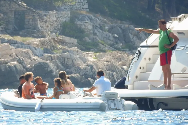 DEJAN LOVREN LJETUJE S POZNATIM GLUMCEM: Pogledajte &scaron;to rade kada se trude biti ozbiljni