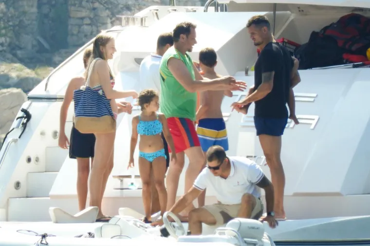 DEJAN LOVREN LJETUJE S POZNATIM GLUMCEM: Pogledajte &scaron;to rade kada se trude biti ozbiljni