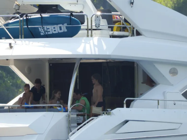 DEJAN LOVREN LJETUJE S POZNATIM GLUMCEM: Pogledajte &scaron;to rade kada se trude biti ozbiljni