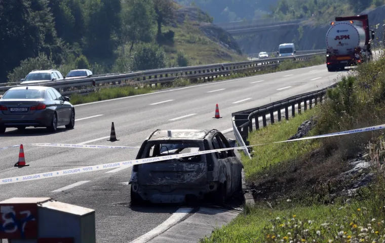 OSOBA POGINULA U POŽARU AUTOMOBILA: Policajci izašli na teren i zatekli stravične prizore