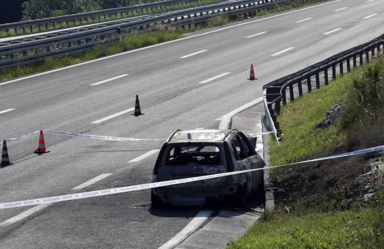 OSOBA POGINULA U POŽARU AUTOMOBILA: Policajci izašli na teren i zatekli stravične prizore