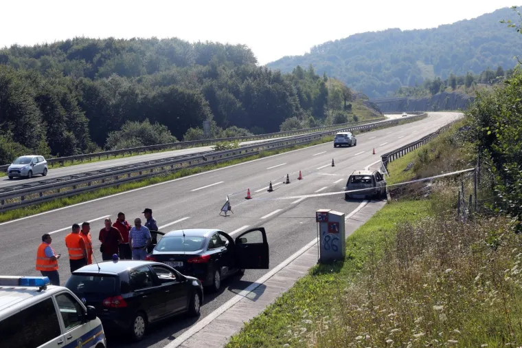 OSOBA POGINULA U POŽARU AUTOMOBILA: Policajci izašli na teren i zatekli stravične prizore