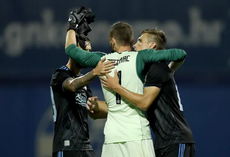 NEVJEROJATNA PLAVA NOĆ NA MAKSIMIRU: Ovako je izgledala velika Dinamova pobjeda nad Hapoelom