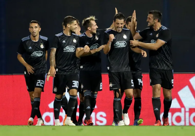 NEVJEROJATNA PLAVA NOĆ NA MAKSIMIRU: Ovako je izgledala velika Dinamova pobjeda nad Hapoelom