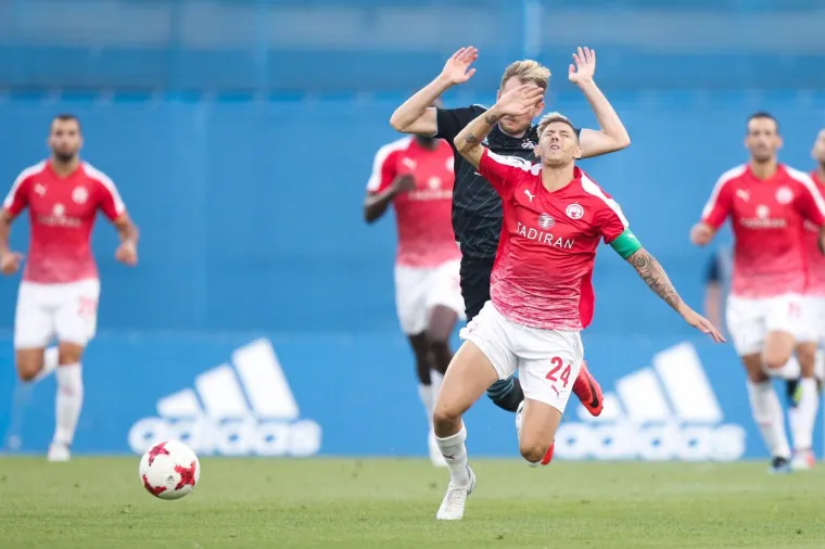 NEVJEROJATNA PLAVA NOĆ NA MAKSIMIRU: Ovako je izgledala velika Dinamova pobjeda nad Hapoelom