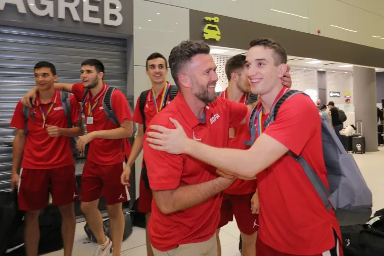 Vratili se Europski srebrni, ko&scaron;arka&scaron;ka reprezentacija do 20 godina