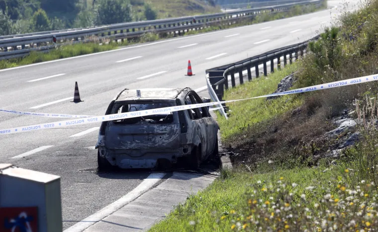 Vrbovsko: Na autocesti planuo automobil, izgorjela osoba
