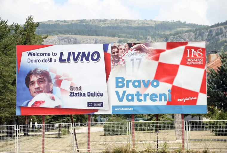 POGLEDAJTE KAKO LIVNJACI SLAVE SVOG DALIĆA: Cijeli grad obilježili muralima u čast srebrnog izbornika
