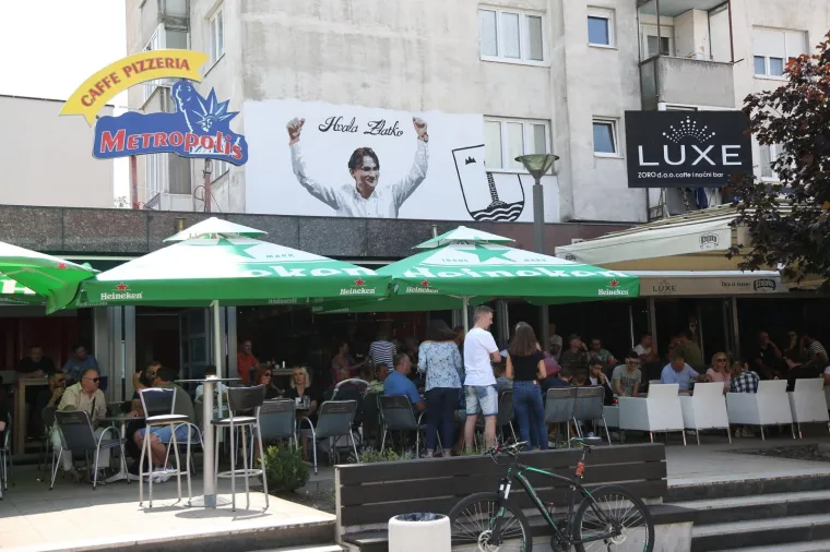 POGLEDAJTE KAKO LIVNJACI SLAVE SVOG DALIĆA: Cijeli grad obilježili muralima u čast srebrnog izbornika