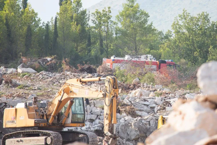 TE&Scaron;KA NESREĆA U DUBROVNIKU: Tri osobe ozlijeđene u padu manjeg zrakoplova u zračnoj luci