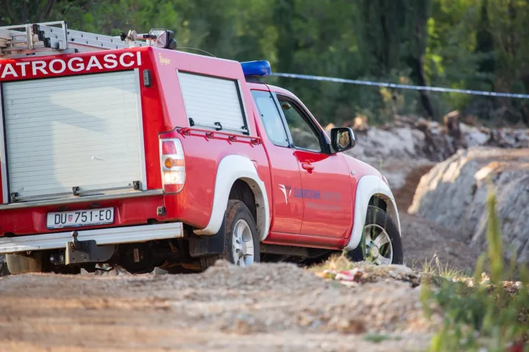 TE&Scaron;KA NESREĆA U DUBROVNIKU: Tri osobe ozlijeđene u padu manjeg zrakoplova u zračnoj luci