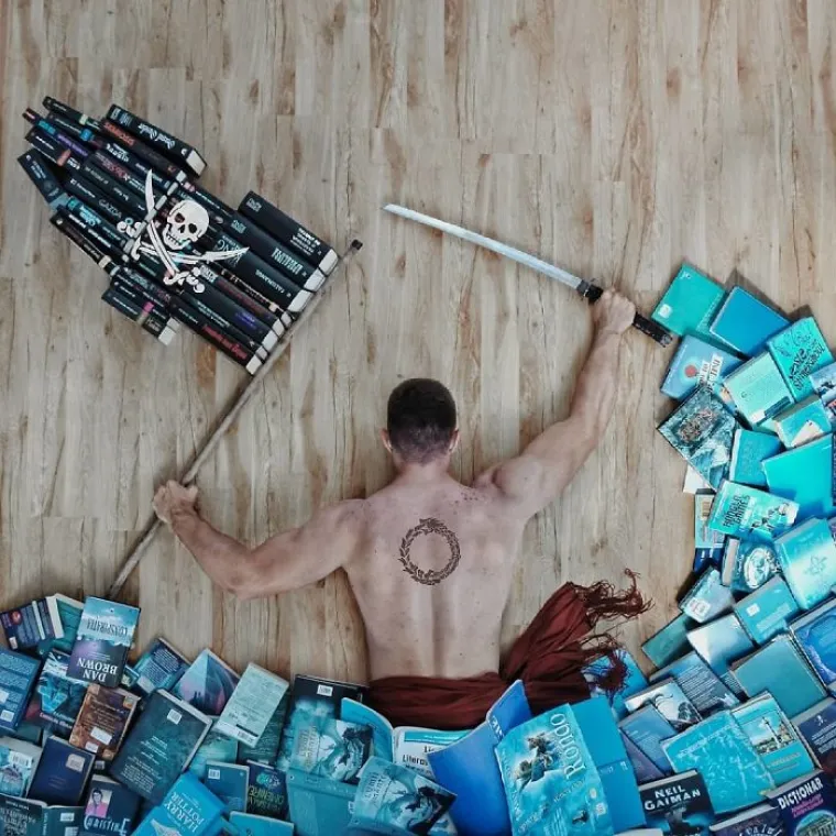 Najbolje iskori&scaron;teno vrijeme uz knjige: pogledajte kako je ovaj mladić  iskoristio svoju kreativnost i postao popularan na Instagramu