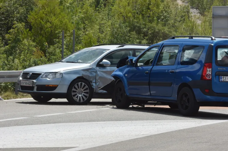FOTO Osam osoba ozlijeđeno u prometnoj nesreći kod &Scaron;ibenika