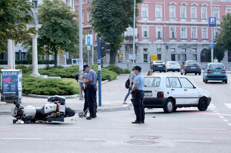 Rijeka: U prometnoj nesreći u centru grada ozlijeđen policajac