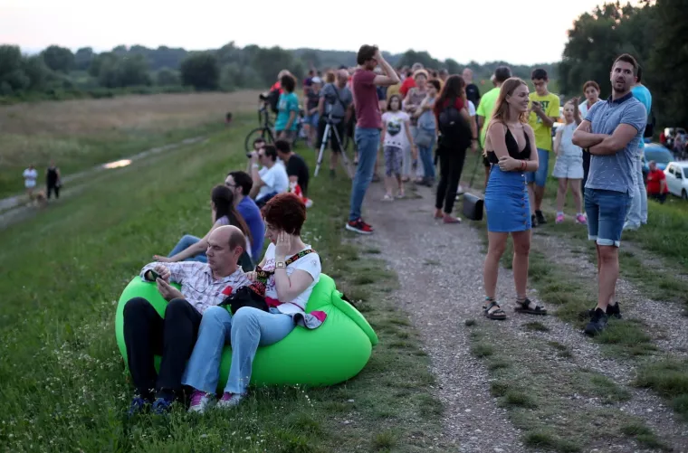 Gledanje najduže potpune pomrčine Mjeseca ovog stoljeća