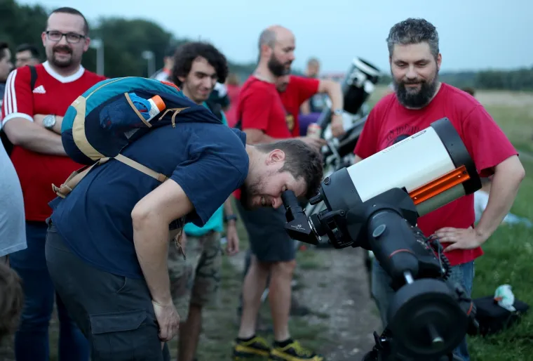 Gledanje najduže potpune pomrčine Mjeseca ovog stoljeća