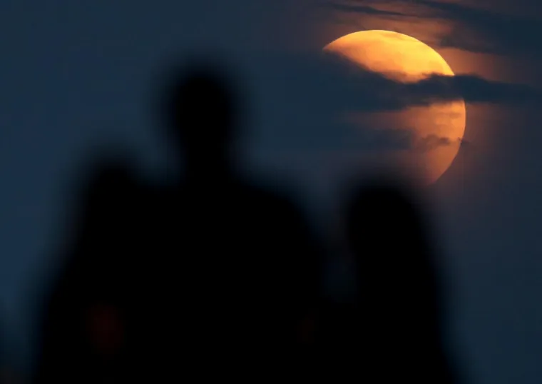 Zapanjujuće fotografije pomrčine Mjeseca diljem planete: Evo kako izgleda iz Hrvatske