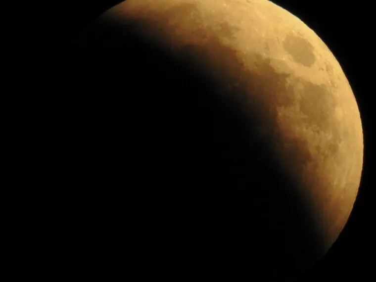 Zapanjujuće fotografije pomrčine Mjeseca diljem planete: Evo kako izgleda iz Hrvatske