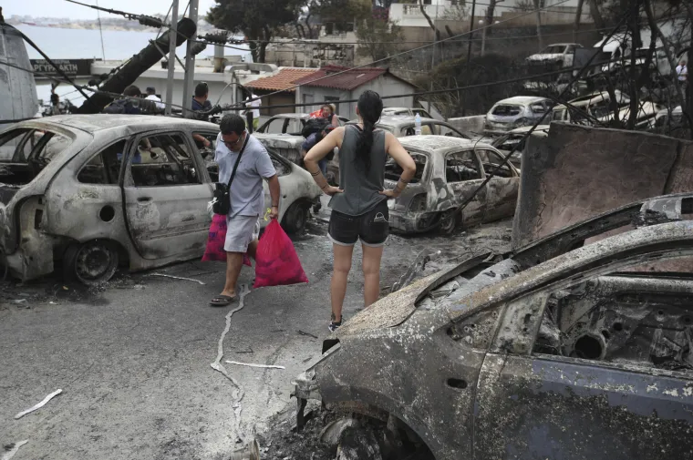 Postoje "ozbiljne indicije" da je smrtonosni požar koji je u ponedjeljak buknuo istočno od Atene "podmetnut", rekao je u četvrtak ministar grčke civilne za&scaron;tite Nikos Toskas