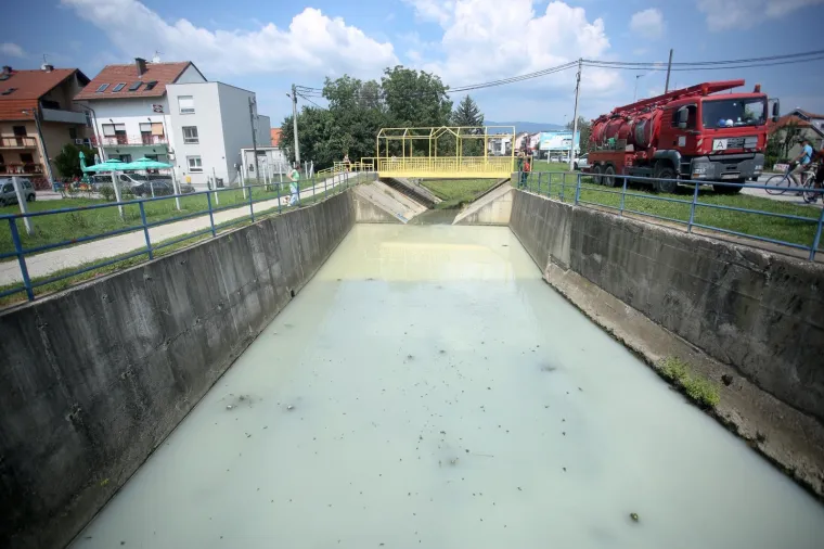 ŠTO SE TO DOGODILO S POZNATIM ZAGREBAČKIM POTOKOM? Voda je mutna, a površinom plutaju uginule ribe