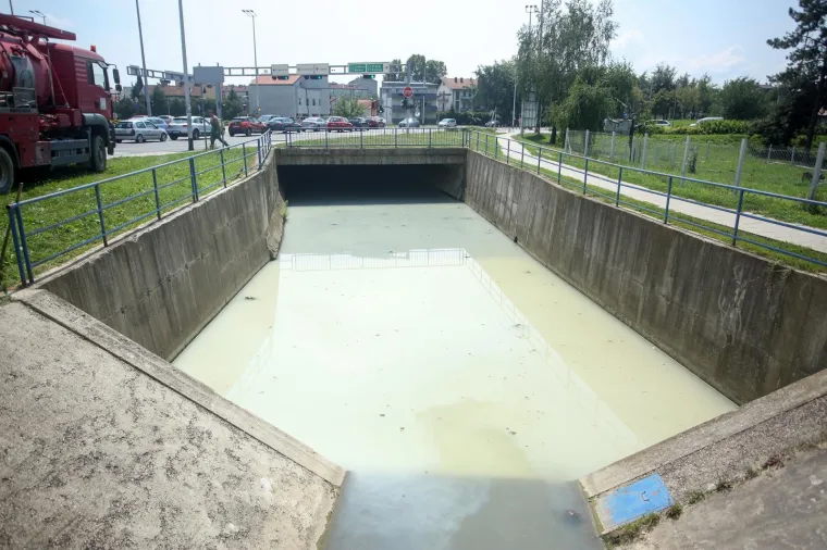 ŠTO SE TO DOGODILO S POZNATIM ZAGREBAČKIM POTOKOM? Voda je mutna, a površinom plutaju uginule ribe