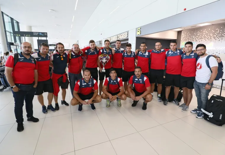 Povratak reprezentacije u rukometu na pijesku koja je osvojila srebro na SP