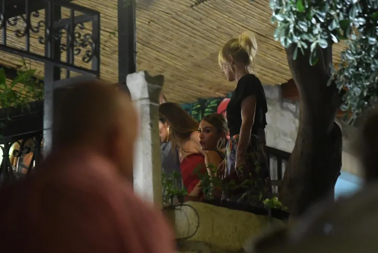 GRA&Scaron;O I DANIJELA SNIMLJENI NA INTIMNOJ VEČERI: Nakon nastupa na Stradunu, pjevač se posvetio svojoj voljenoj